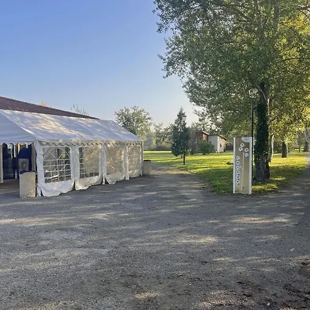 Confortables Au Bord D'un Etang Avec Terrasse, Jardin Et Nombreuses Activites. - Fr-1-496-78 *