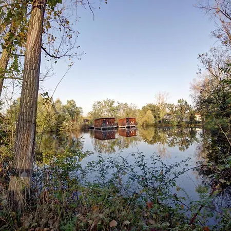 Holiday home Confortables Au Bord D'un Etang Avec Terrasse, Jardin Et Nombreuses Activites. - Fr-1-496-78