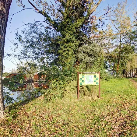 Confortables Au Bord D'un Etang Avec Terrasse, Jardin Et Nombreuses Activites. - Fr-1-496-78 Holiday home Veauchette
