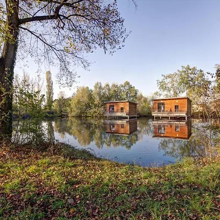 Confortables Au Bord D'un Etang Avec Terrasse, Jardin Et Nombreuses Activites. - Fr-1-496-78 Veauchette