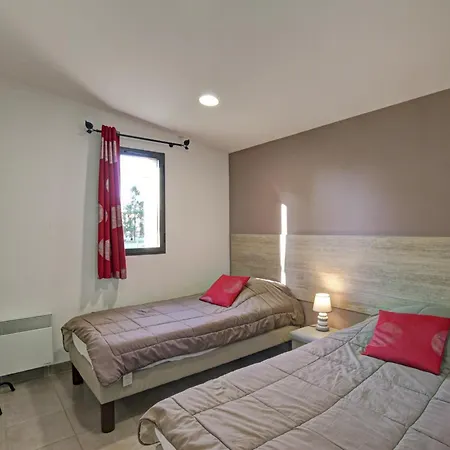 Holiday home Confortables Au Bord D'un Etang Avec Terrasse, Jardin Et Nombreuses Activites. - Fr-1-496-78 *